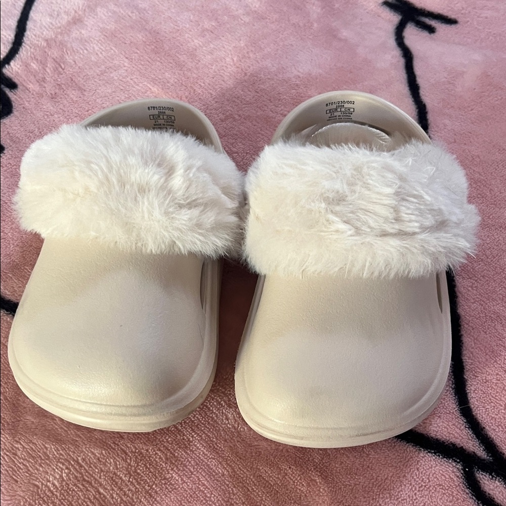 Zara Kids Cream Slippers with Faux Fur